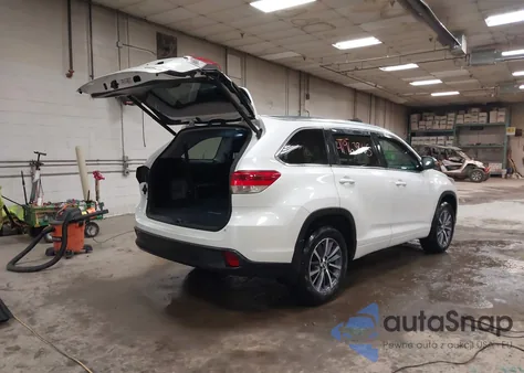 2018 Toyota Highlander Xle z USA, uszkodzony, nr VIN 5TDJZRFH6JS878784